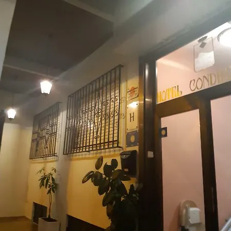 康德斯德伯酒店 *